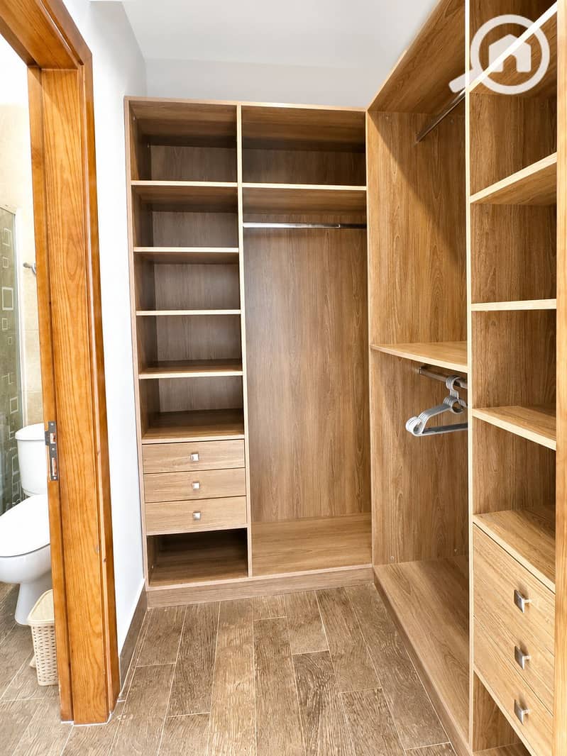 3 Master bedroom closet. PNG