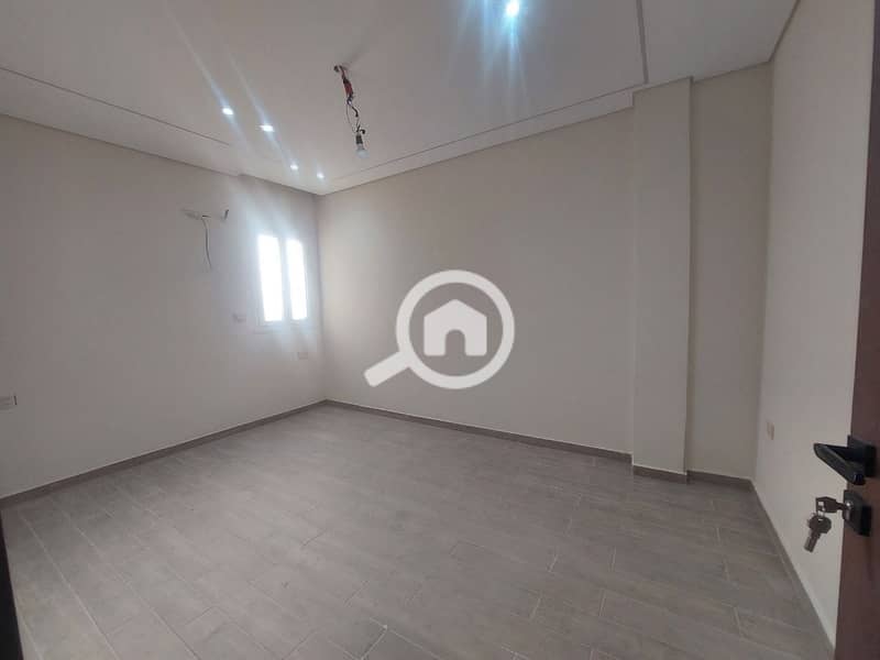 7 4ac8018c-fe03-4a62-a9fa-2f7cb773. jpg