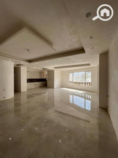 3 Bedroom Townhouse for Sale in Sheikh Zayed, Giza - photo_35_2026-04-16_13-52-45. jpg 3 Bedroom Townhouse for Sale in Sheikh Zayed, Giza - photo_35_2026-04-16_13-52-45. jpg