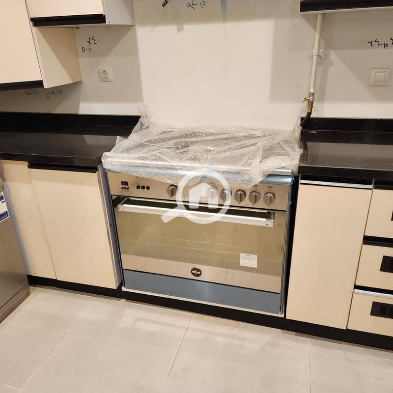 6 SG182 (9). png