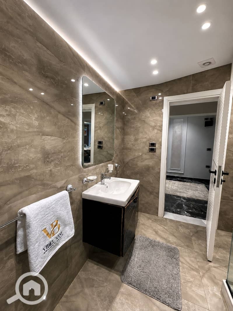 7 Main bathroom full. PNG