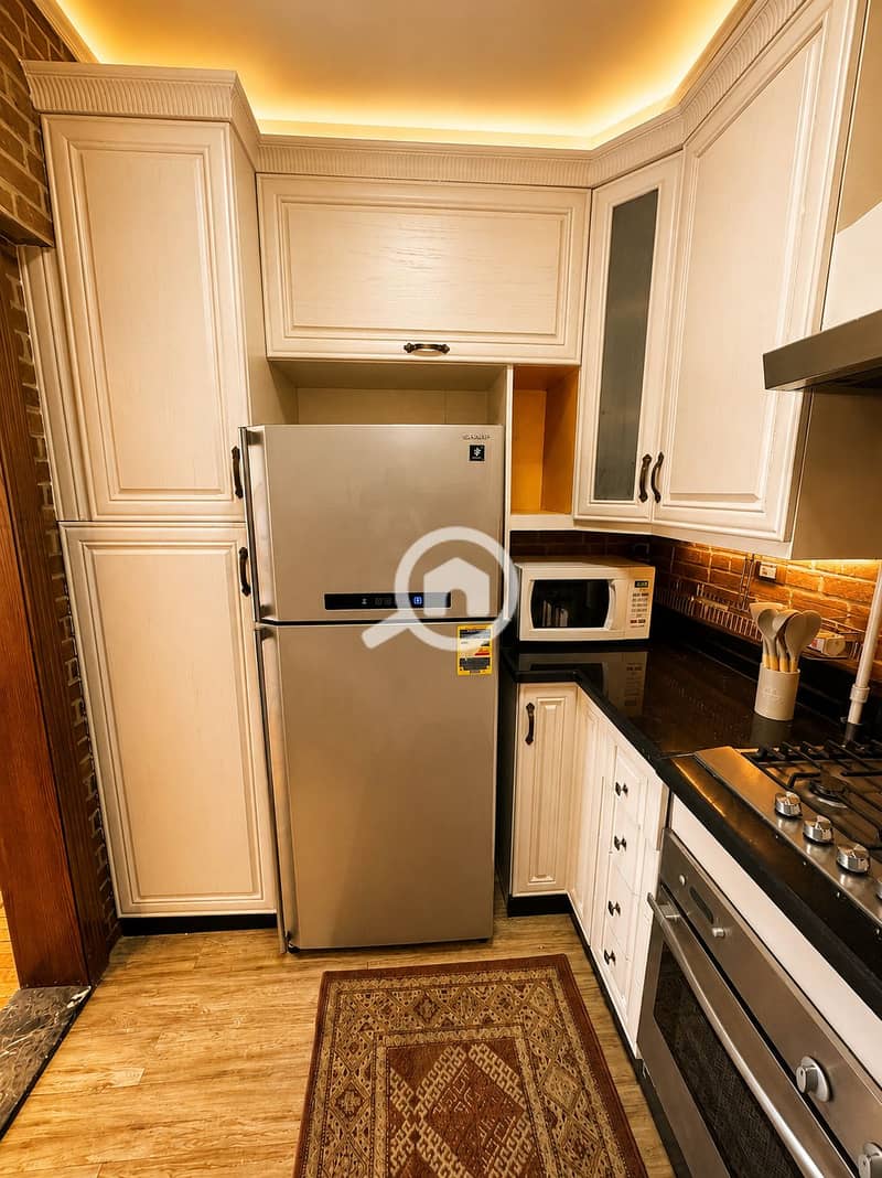 8 El rehab kitchen lift look. PNG