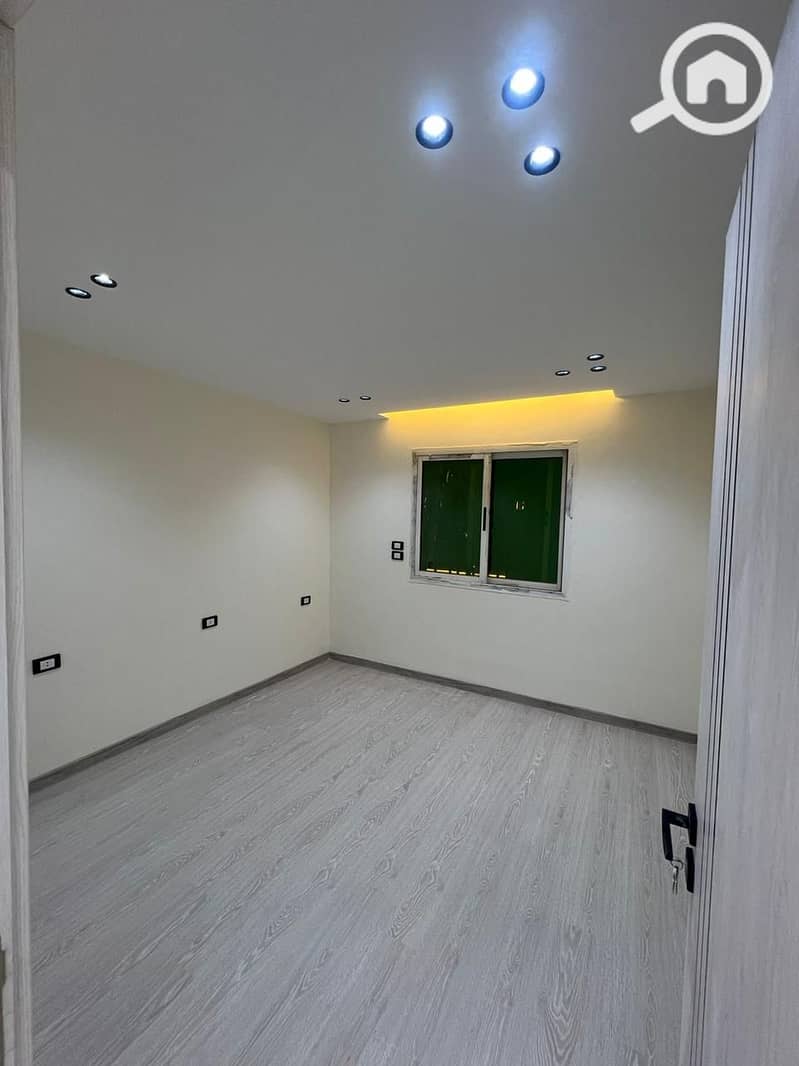 For sale a stunning apartment in Madinaty, ground floor with a garden, super luxury finishing. - Vista 6