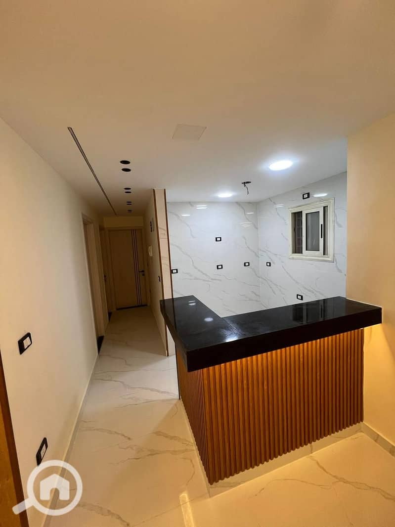 For sale a stunning apartment in Madinaty, ground floor with a garden, super luxury finishing. - Altro