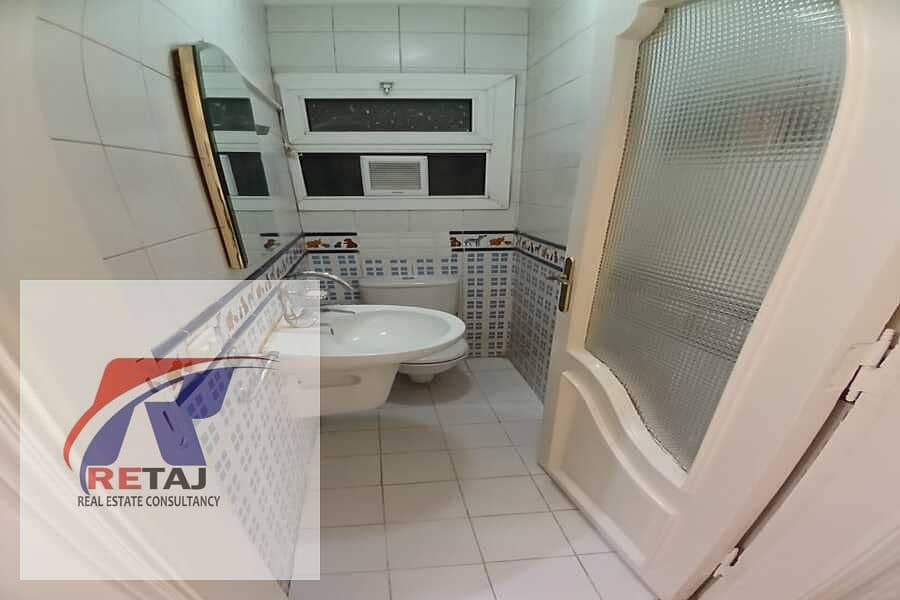 11 468b2c5f-fc5a-45b9-9496-a74abebbe2bd. jpg