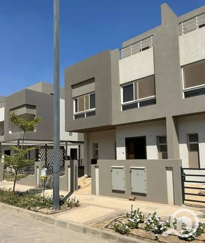 4 Bedroom Townhouse for Sale in Sheikh Zayed, Giza - WhatsApp Image 2026-03-15 at 3.41. 52 PM. jpeg 4 Bedroom Townhouse for Sale in Sheikh Zayed, Giza - WhatsApp Image 2026-03-15 at 3.41. 52 PM. jpeg