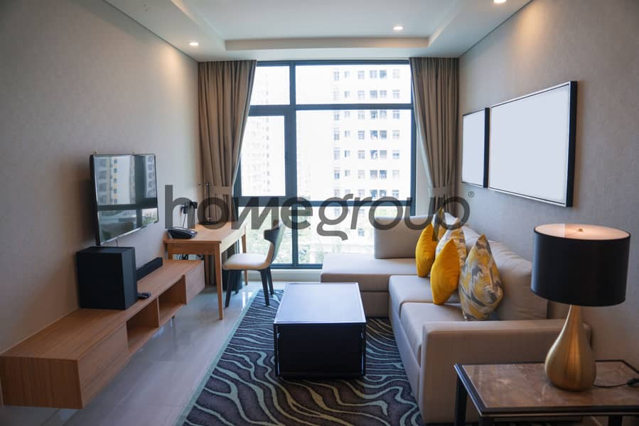 cozy-living-room-interior-with-panoramic-window. jpg cozy-living-room-interior-with-panoramic-window. jpg