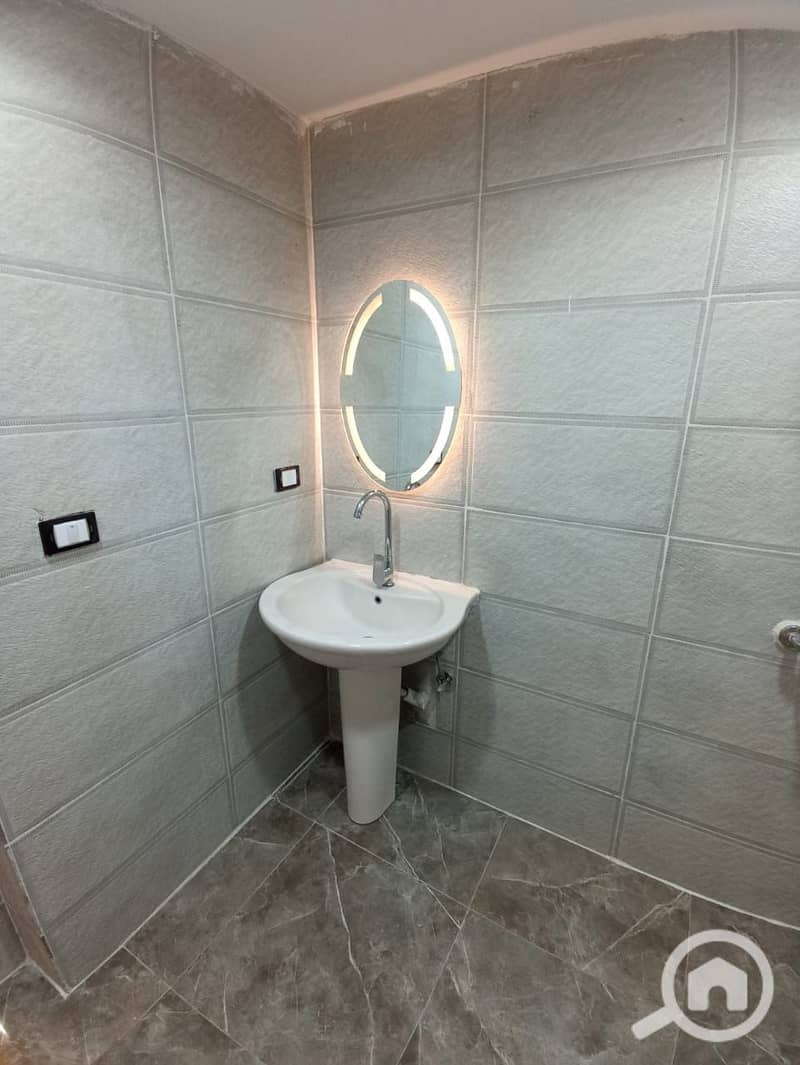 12 1000409149. jpg