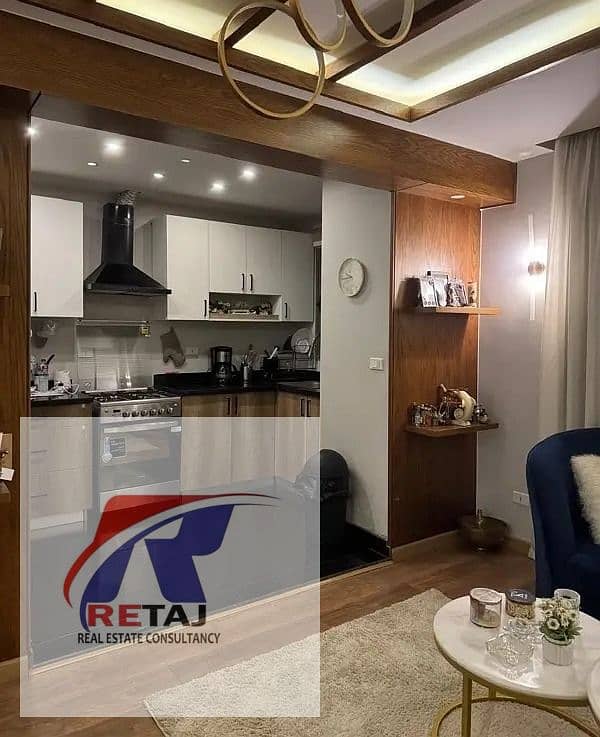 A fully furnished, ultra-premium sea-facing apartment for rent in Taj Sultan Compound. - Widok 3