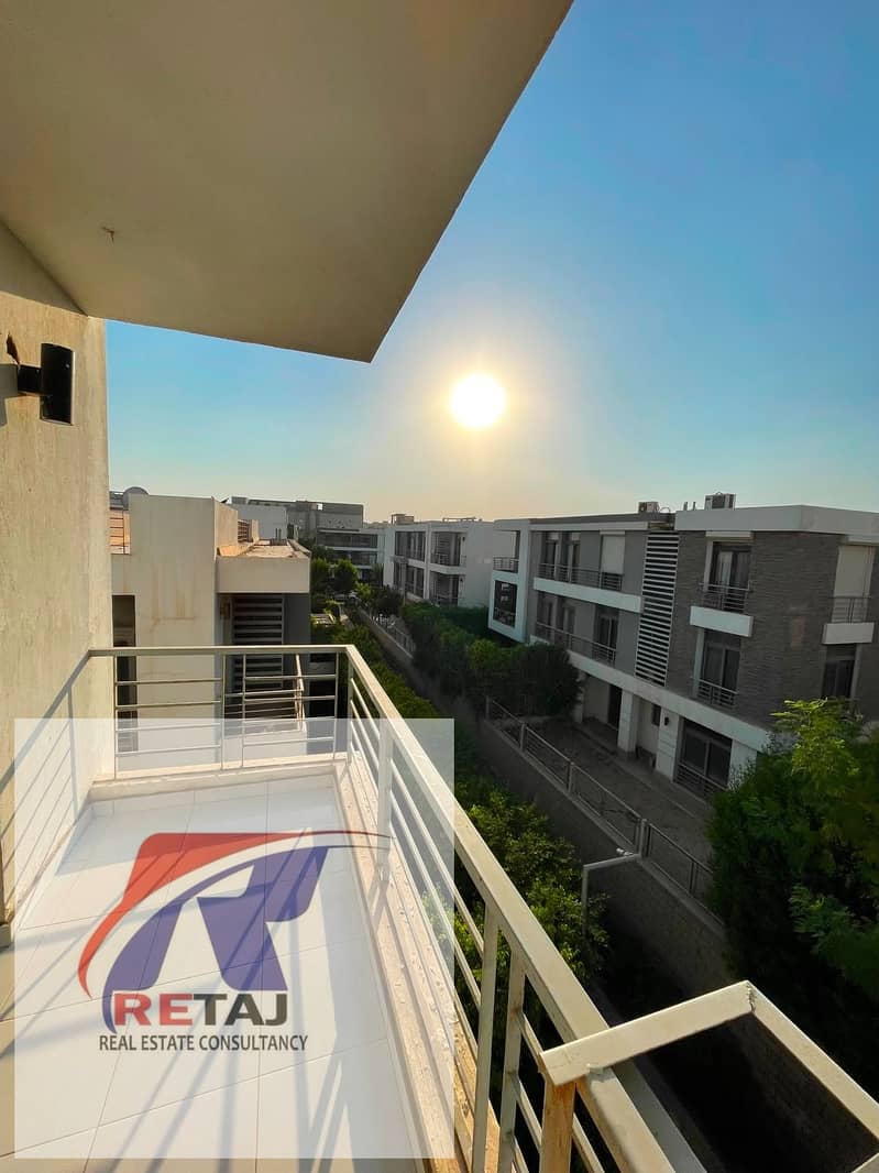 A fully furnished, ultra-premium sea-facing apartment for rent in Taj Sultan Compound. - Widok 6