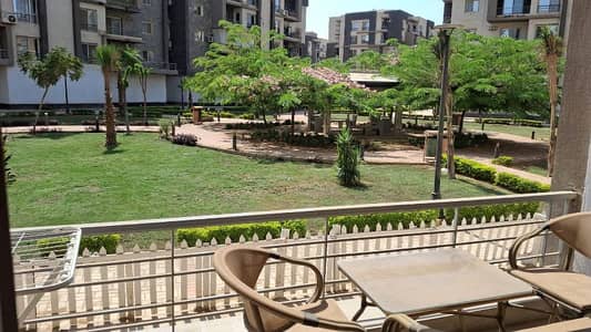 3 Bedroom Flat for Sale in New Cairo, Cairo - شقة ١٥٠ متر بحديقه تشطيب الترا لوكس بدار مصر القرنفل -من المالك