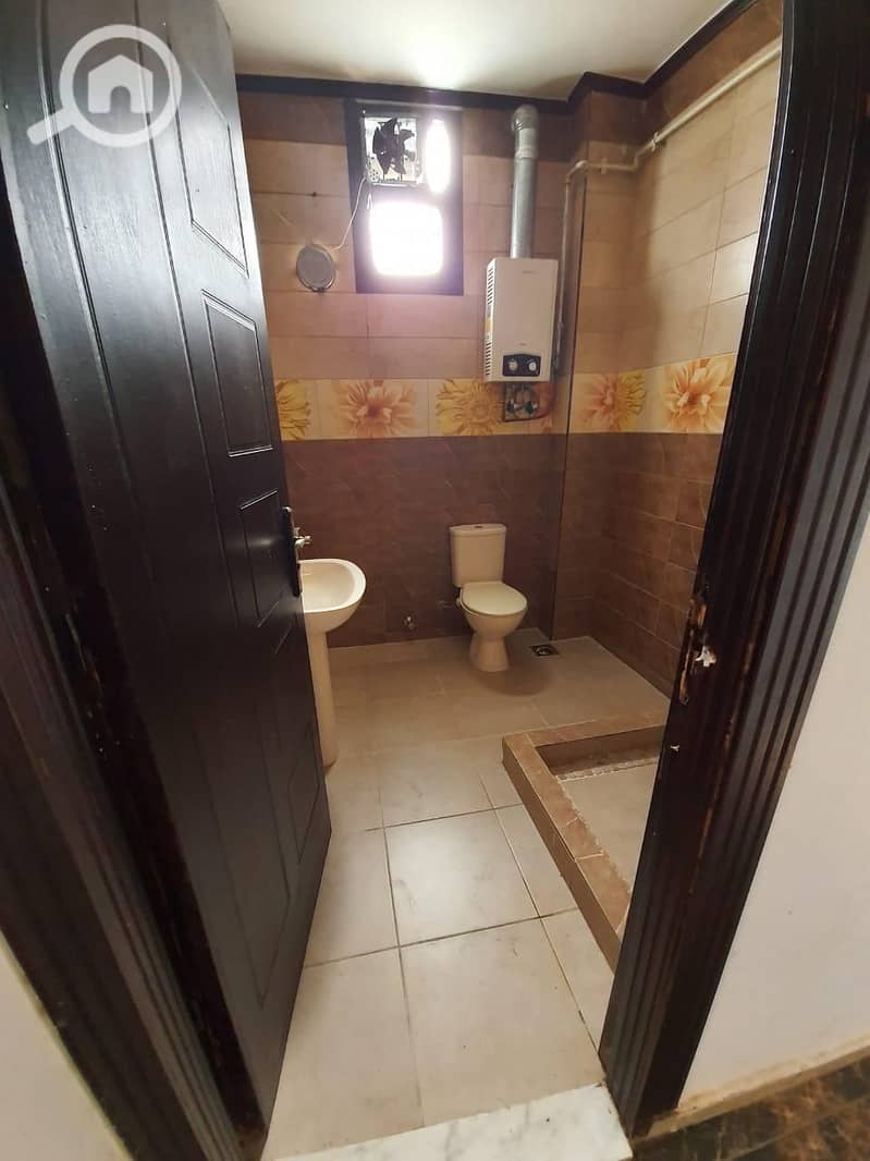 10 bd8f1184-9201-4559-b420-576aaf6c7a87. jpg