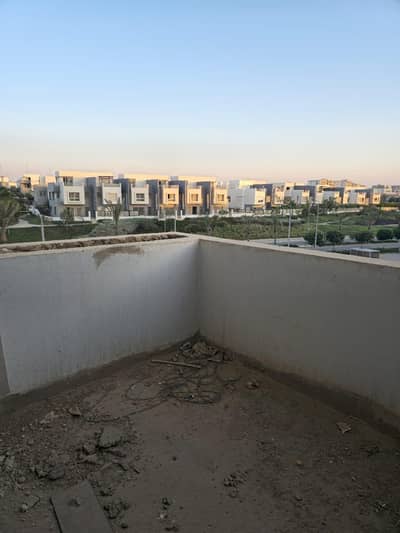 3 Bedroom Flat for Sale in New Cairo, Cairo - للبيع شقة لقطة 214م بموقع مميز في كمبوند هاید بارك