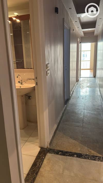 شقة 2 غرفة نوم للايجار في سابا باشا، الإسكندرية - cea11e89-73f5-4011-ac0b-d7f0a11ba17b. jpg شقة 2 غرفة نوم للايجار في سابا باشا، الإسكندرية - cea11e89-73f5-4011-ac0b-d7f0a11ba17b. jpg