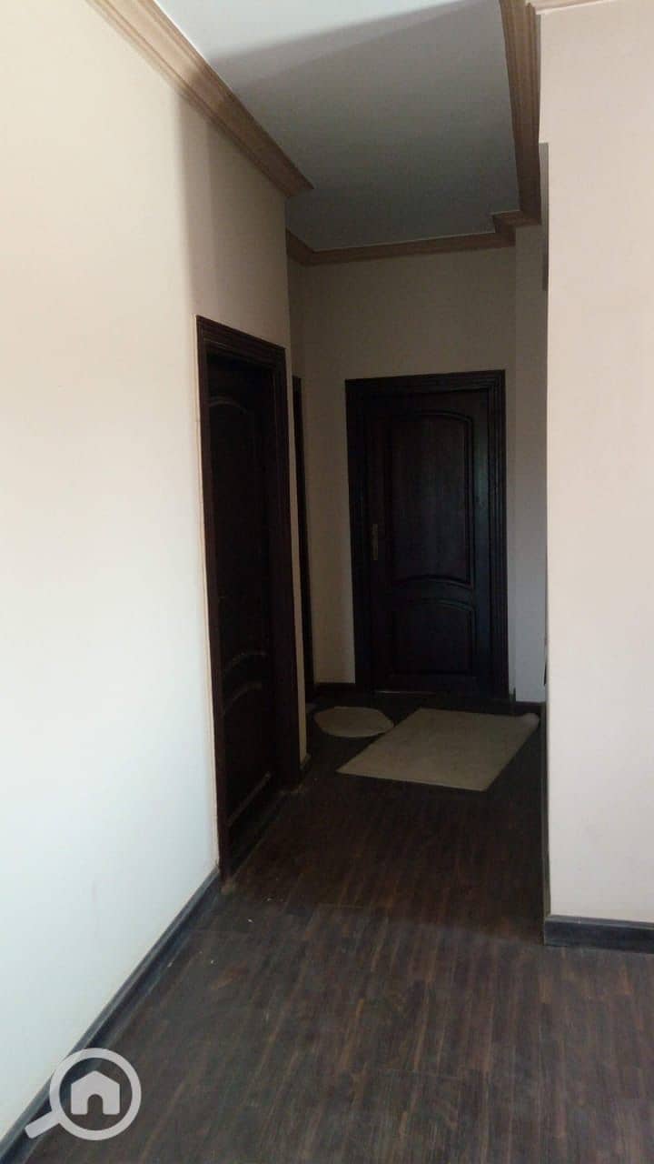 28 72dc73b3-4d32-4fff-8f6b-4ea4954f89cb. jpg