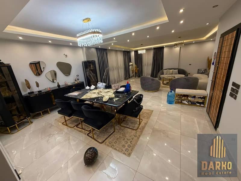 For sale, a distinctive apartment of 250m ultra-super lux in the sixth tourist area, steps from the Dahshour connection - next to Mall of Arabia and Misr University, adjacent to West Sumid. – pohled 4