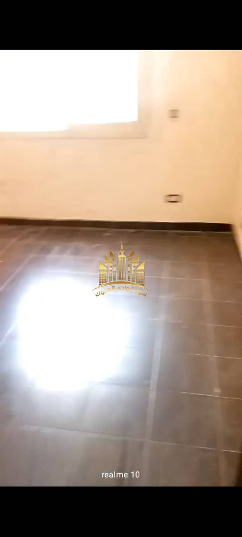 24 7439. jpg