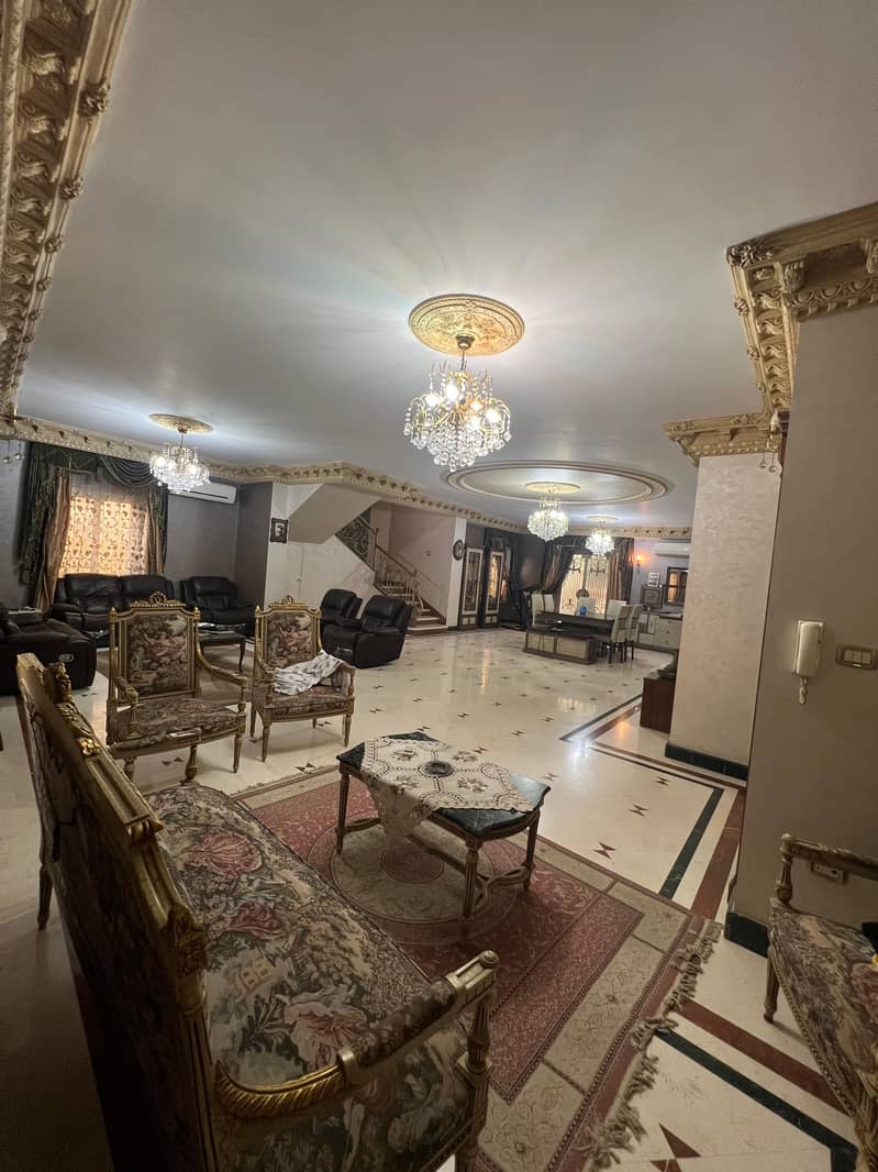 عمارة متشطبة للبيع في الحي الثامن العبور علي شارع الشعراوي الرئيسي عمارة متشطبة للبيع في الحي الثامن العبور علي شارع الشعراوي الرئيسي