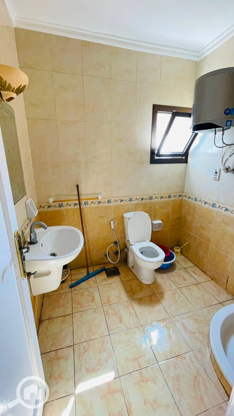 Two-bedroom upper chalet with air conditioning for rent in Al-Shorouk Village - Meer