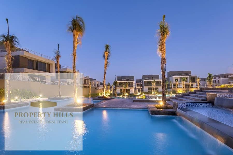 A very high-end villa community ready for viewing in the heart of Fifth Settlement, with a landscape view of villas only, next to the American University and Cairo Festival City La Vista. - Fler