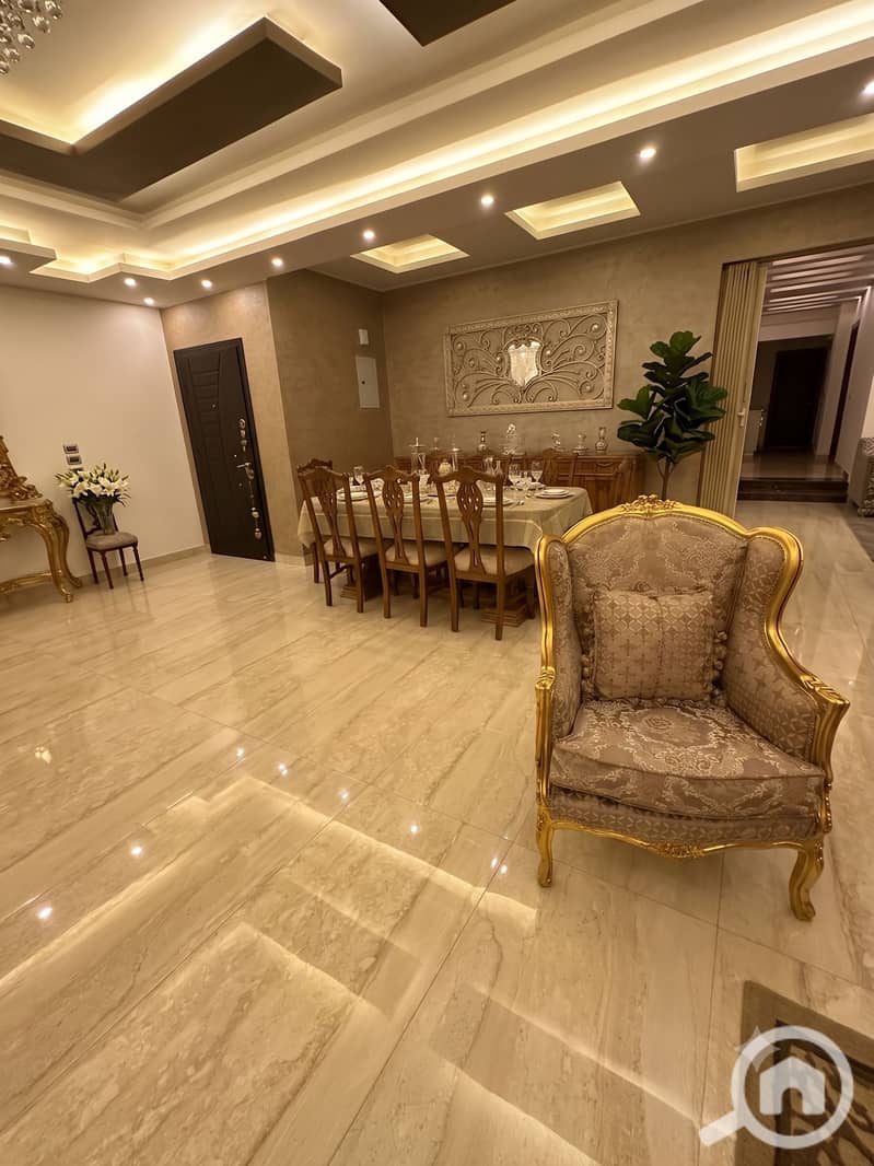 Apartment for Sale in Banafseg Villas – First Settlement | 250 sqm | 1st Floor | Garden View | Custom Finishing - Vista 3