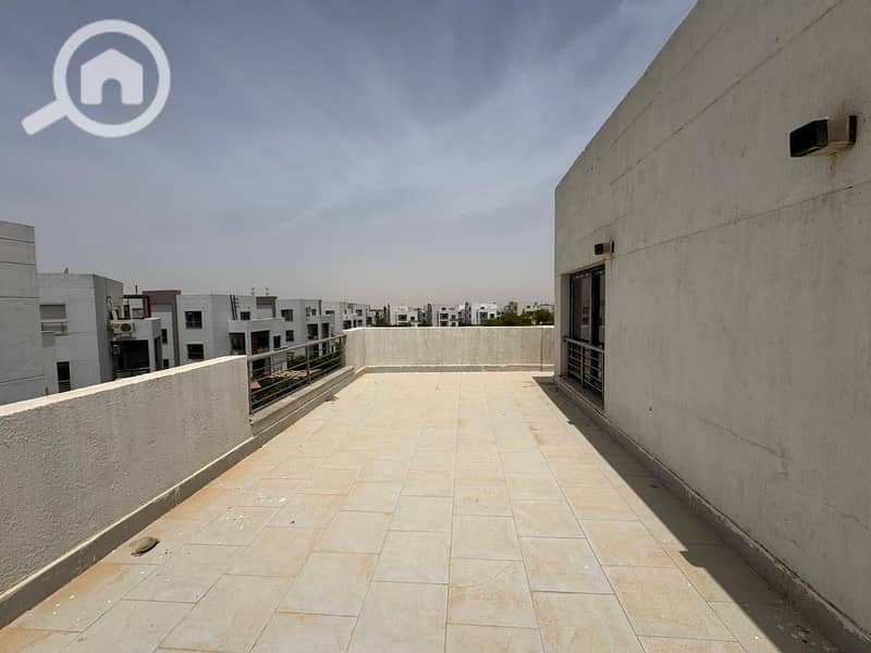 550 sqm Standalone Villa for Rent | 5 Bedrooms + Nanny's Room | Views Compound, Opposite Madinaty - Vista 5