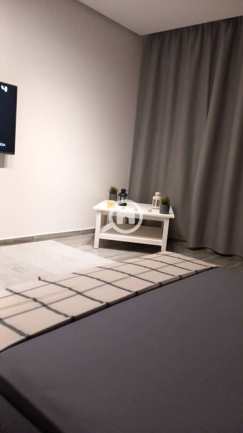8 1001038473. jpg