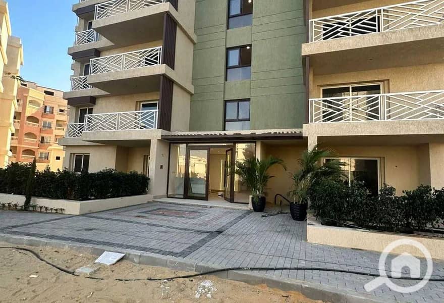Ground-floor apartment with a garden for sale in Green 6 Compound; immediate delivery, prime location – 6th of October. - Więcej