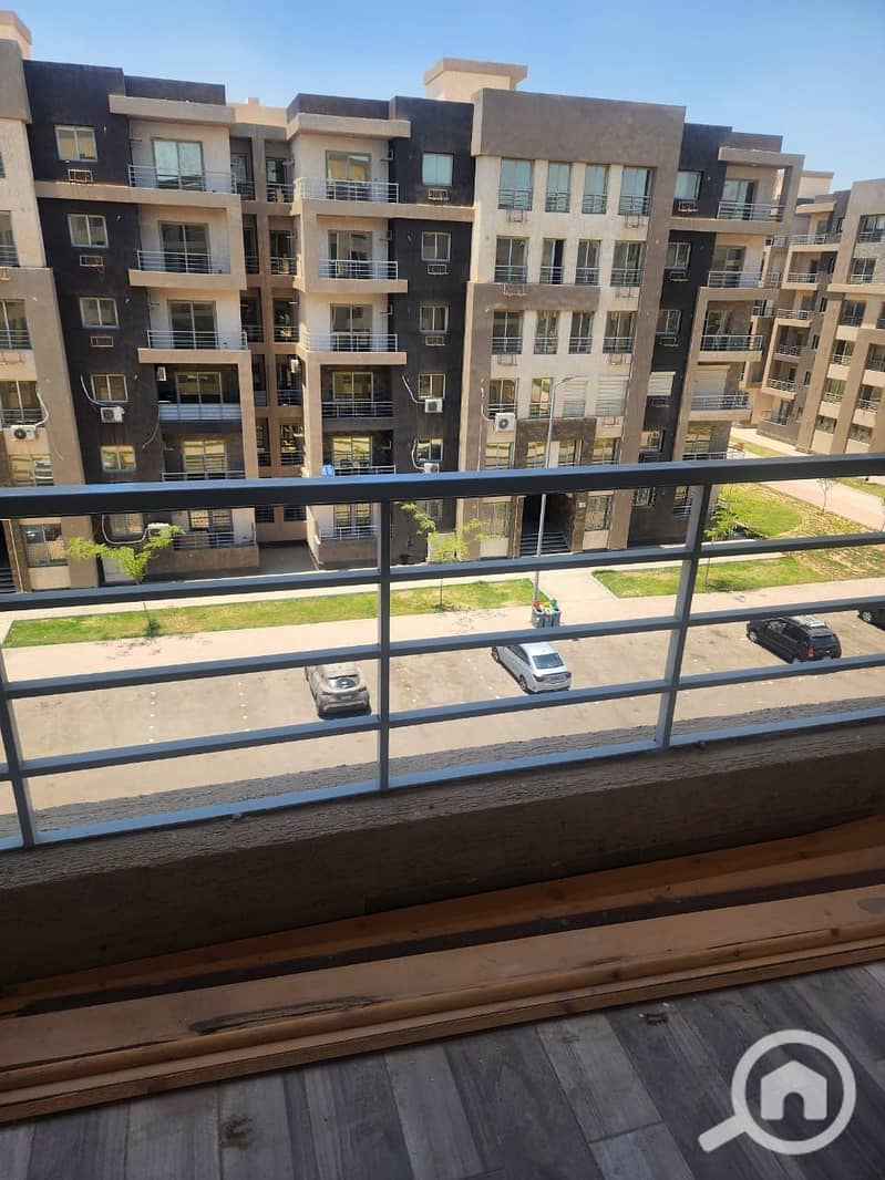 10 eebaa44f-fd93-4552-8acf-54be92c72498. jpg