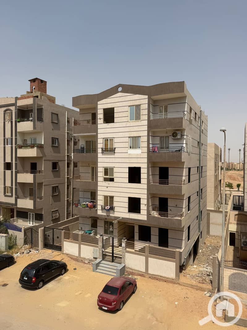 Touristic Area A, Hadayek October | 2nd Row from the Main Road | Minutes to Fayoum & Al Wahat Roads | Close to all services, transportation & major - Vista 5