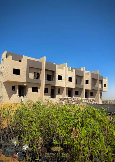 4 Bedroom Townhouse for Sale in Sheikh Zayed, Giza - f5b0bb33-844e-499b-89aa-cd92fc6939c0. jpg 4 Bedroom Townhouse for Sale in Sheikh Zayed, Giza - f5b0bb33-844e-499b-89aa-cd92fc6939c0. jpg