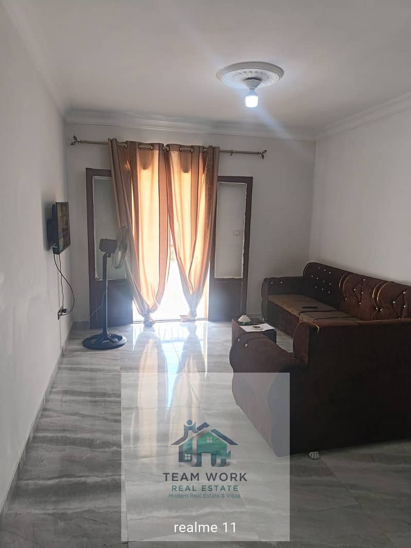 Furnished apartment for rent: 3-bedroom apartment (6 beds) with clean furnishings in the heart of First District, Zayed - Widok 4