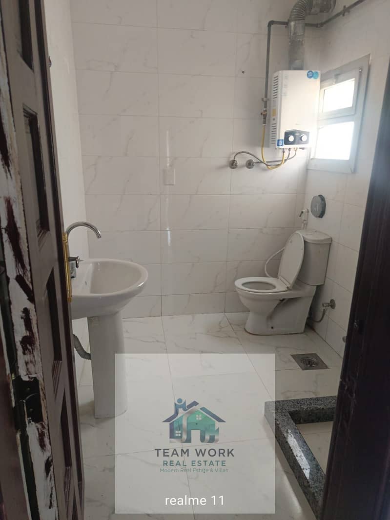 Furnished apartment for rent: 3-bedroom apartment (6 beds) with clean furnishings in the heart of First District, Zayed - Widok 5
