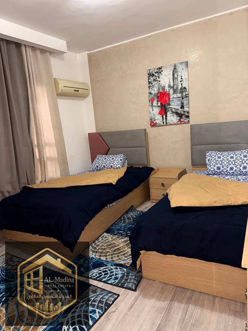 8 photo_5989983608774528492_y. jpg