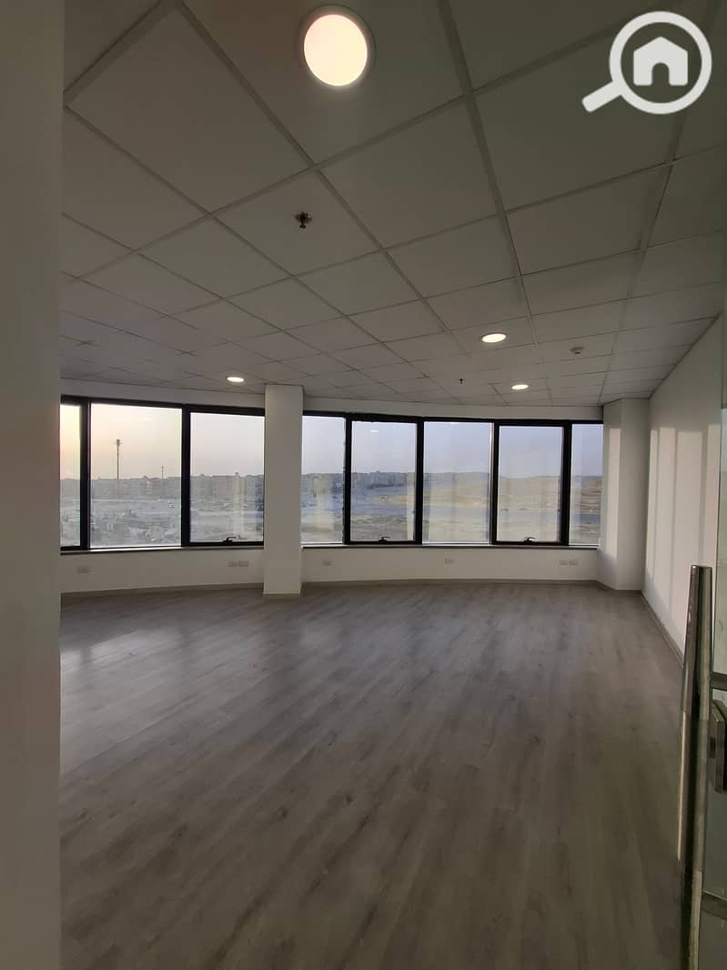 Administrative office for rent, fully finished and air-conditioned, with an area of 750 meters on a main street in New Cairo. - View 3