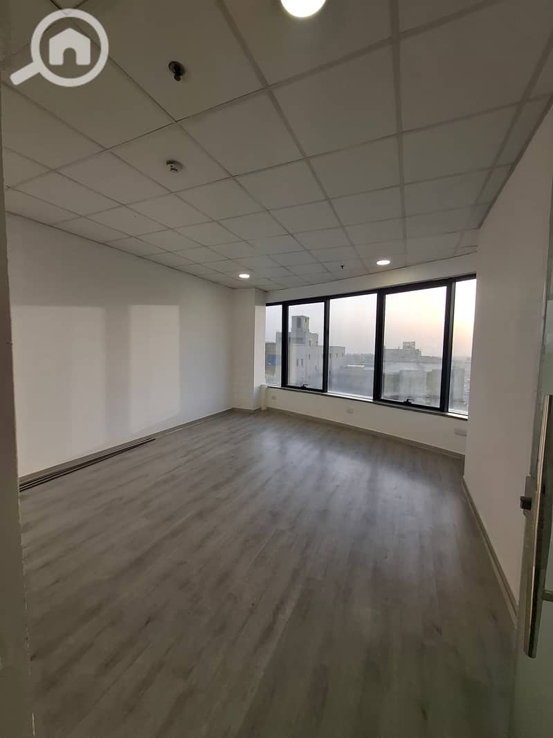 Administrative office for rent, fully finished and air-conditioned, with an area of 750 meters on a main street in New Cairo. - View 4