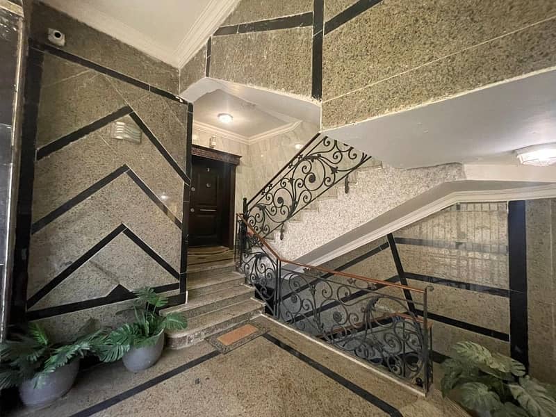عمارة كاملة للبيع - شارع الجزيرة – جنوب المستثمري - Begonia قريبة AUC - Vista 4