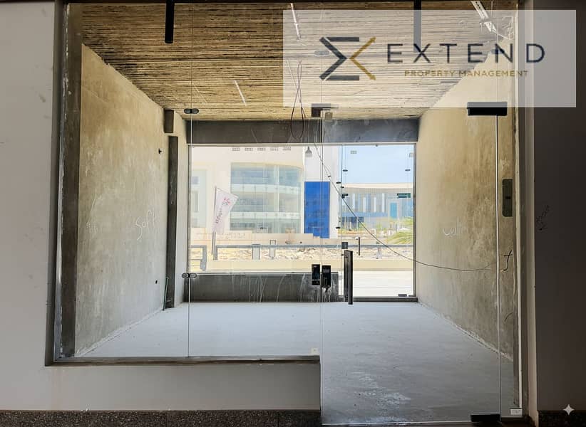 At a special price per meter in the most important locations of 6th of October on the central axis, a café for rent with interior and outdoor spaces inside a commercial mall with high vitality. - Bild 2