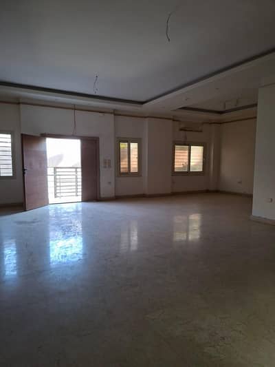 10+ Beds Villa for Rent in New Cairo, Cairo - فيلا للإيجار سكني فقط في التجمع الخامس مباشرة على شارع التسعين الشمالي