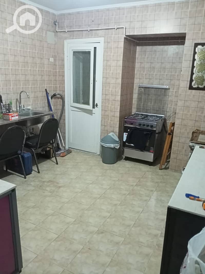 10 56f60eb5-1ad8-4032-8bc8-4ed5d502. jpg