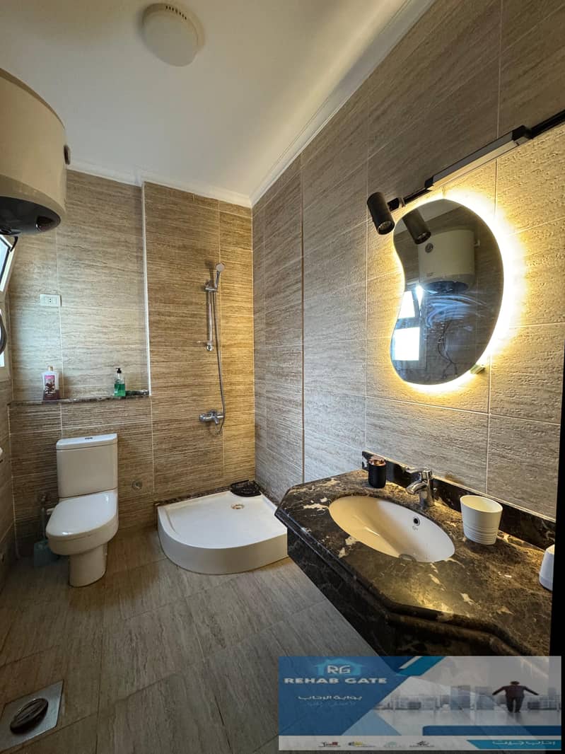 Apartment 214 m with a garden of 320 m for sale in Akasia Compound opposite Al-Rehab - Meer