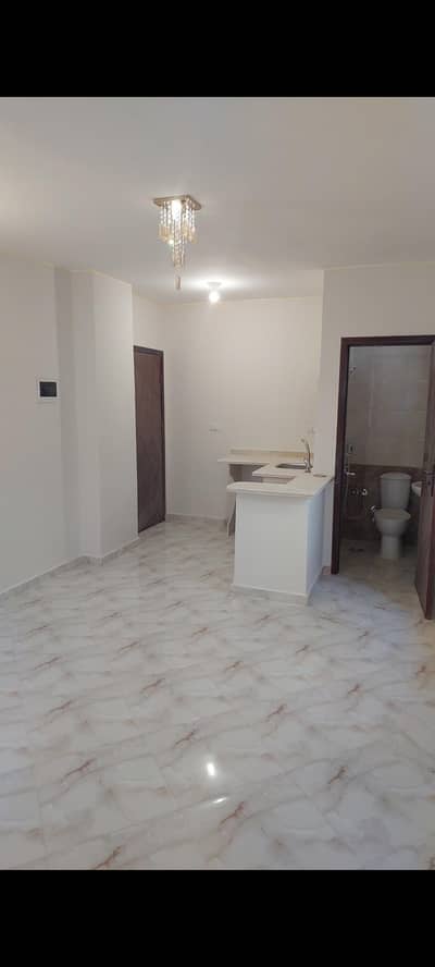 Land for Sale in 6th of October, Giza - عمارة بجنوب الأحياء أكتوبر للبيع من المالك