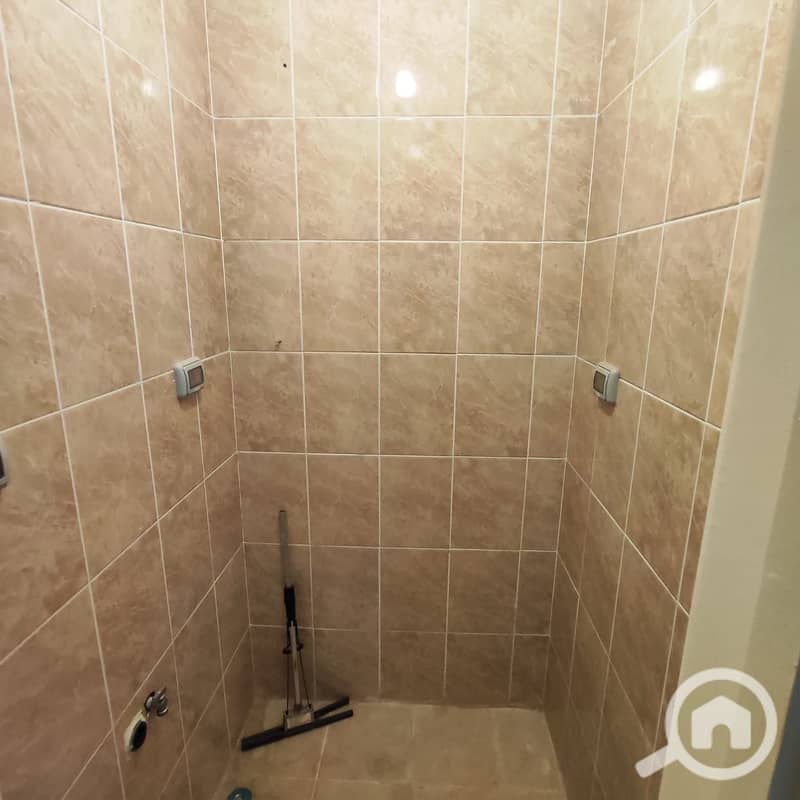 10 71c8c856-aee9-45a5-bbfd-62bed0fc235a. jpg