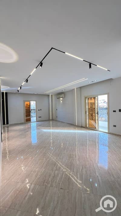 4 Bedroom Flat for Sale in 6th of October, Giza - IMG-20260726-WA0026. jpg