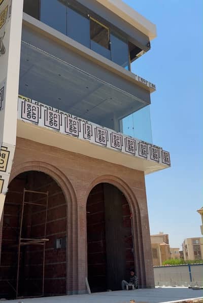 محلات تجارية  للايجار في القاهرة الجديدة، القاهرة - محل مميز للايجار في المستثمرين الجنوبيه