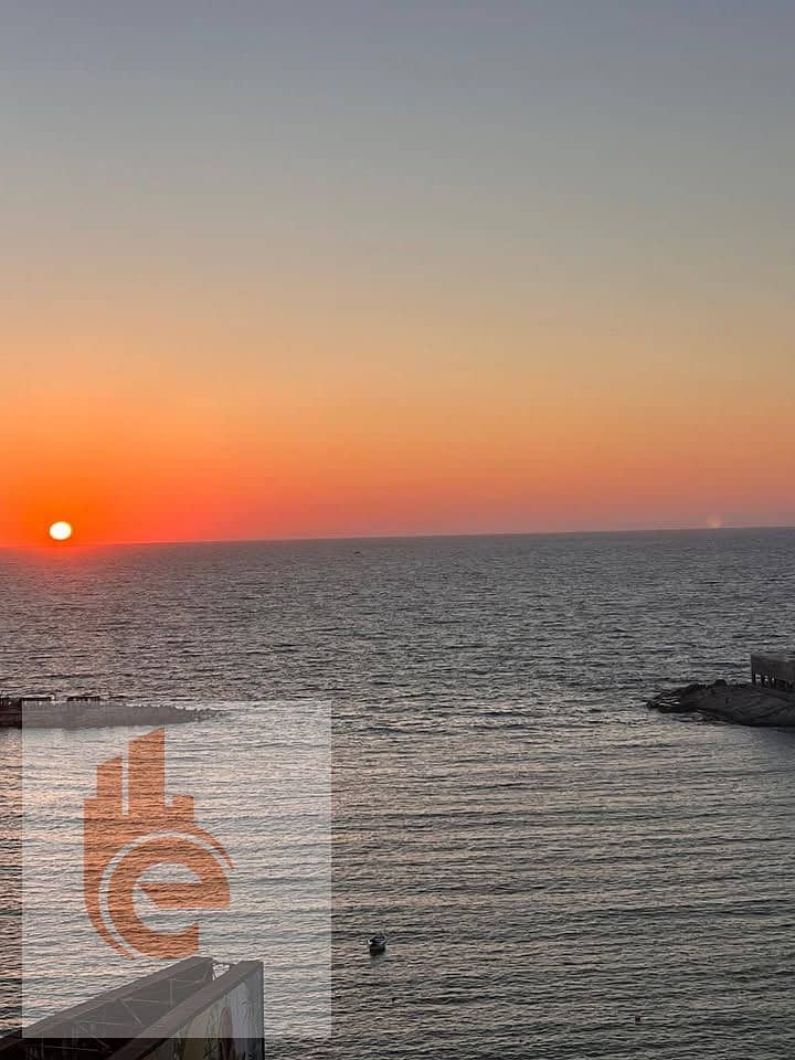 Apartment for rent, first row by the sea in Glem, 100 m - Vista 5