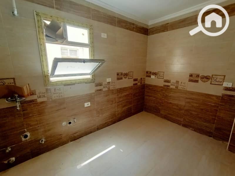 Apartment for sale in the جنه مصر compound in New Cairo, close to the American University and the Southern 90 and the new Sokhna Road in front of Gate 1 and the market. - Meer