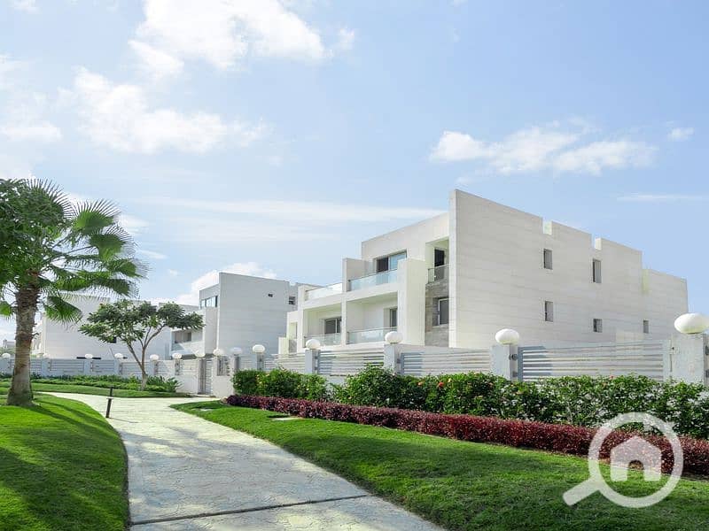 Twin Villa With Prime Location & Best Price - Vista 6