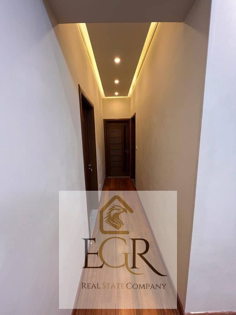 12 e45cad45-dadb-4ef0-99ed-23a27ad6df7a. jpg