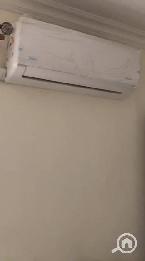 4 WhatsApp Video 2026-02-15 at 8.42. 45 PM - frame at 0m12s. jpg